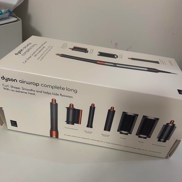 Dyson Airwrap - Picture 1 of 3